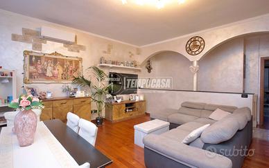 APPARTAMENTO CON TAVERNA, BOX E GIARDINO!!