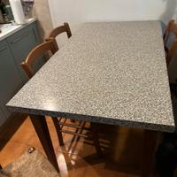 Tavolo da pranzo in granito con 4 sedie