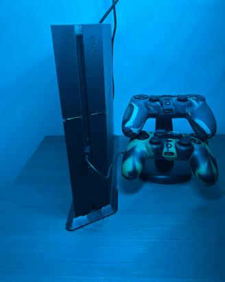 ps4 con supporto console e controller