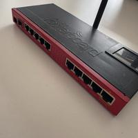 Router / Switch MikroTik RB2011UiAS-2HnD-IN