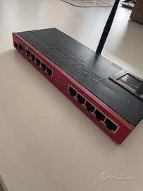 Router / Switch MikroTik RB2011UiAS-2HnD-IN