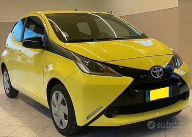 Toyota Aygo 1.0 VVT-i 69 CV 5 porte x-black TSS