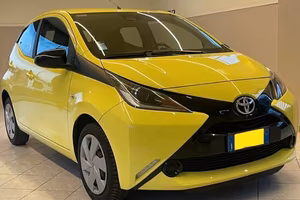 Toyota Aygo 1.0 VVT-i 69 CV 5 porte x-black TSS