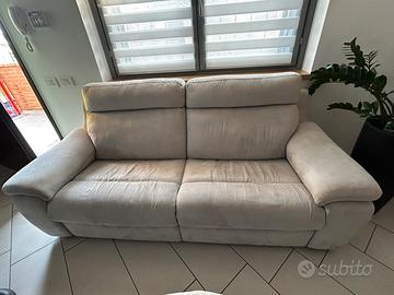 Divano motorizzato con movimento relax