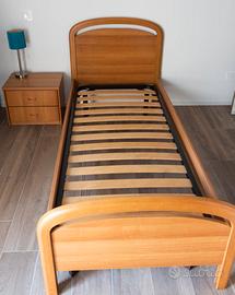Letto+rete+materasso singolo+comodino legno usati