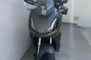 Honda Adv 350
