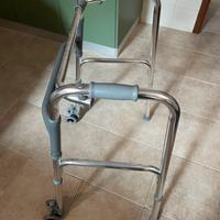 Deambulatore pieghevole