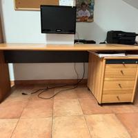 Scrivania e cassettiera da ufficio