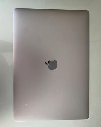 MacBook Pro 15” 2016 – 16GB RAM – 256GB SSD