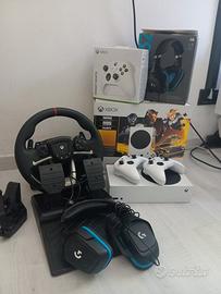 Set Console, Volante e pedali, cuffie e controller