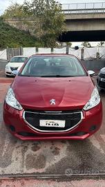 Peugeot 208 1.4 HDi 68 CV 5 porte Allure