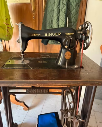 Macchina da cucire Singer d’epoca