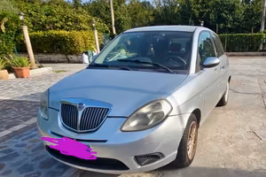 Lancia ypsilon