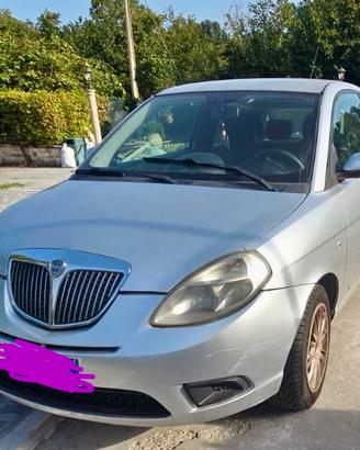 Lancia ypsilon