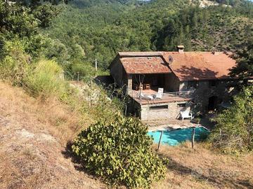 Appartamento di 270 m² con più di 5 locali e box a