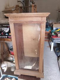 Vetrinetta antica in legno
