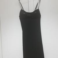 abito nero con spalline sottili  "slip dress" 