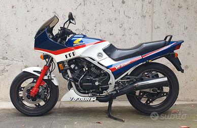 Honda VF 500 F + altro motore e accessori