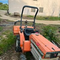 Trattore Kubota B1402