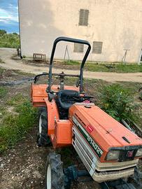 Trattore Kubota B1402