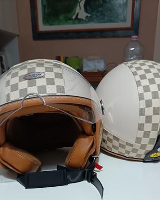 coppia casco moto vintage in pelle 