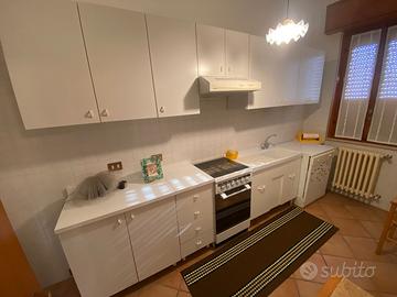 Cucina compatta semplice come nuova