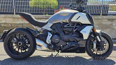 moto ducati diavel 1260