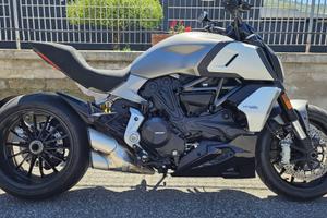moto ducati diavel 1260