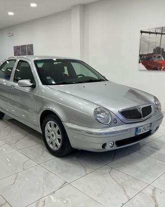 Lancia Lybra 1.8i 16v
