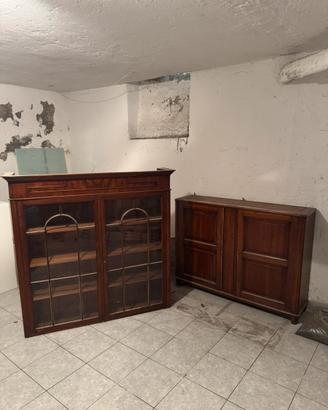 Mobile antico in legno