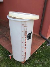 Contenitore per liquidi vino o acqua