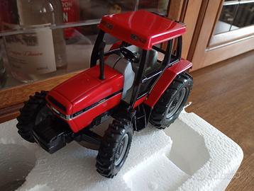 Modellino Ertl - case International Maxxum