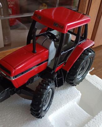 Modellino Ertl - case International Maxxum