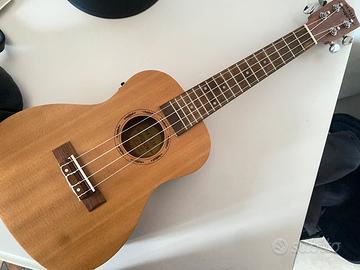 Ukulele Maui pro concert elettrificato