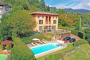 Villa di 675 m² con più di 5 locali e box auto dop