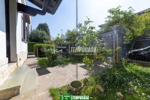 VILLA SINGOLA CON AMPI SPAZI E GRANDE POTENZIALE A