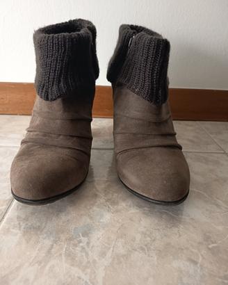 Tronchetti donna effetto camoscio con collo maglia
