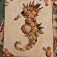 cavalluccio marino fatto di conchiglie 