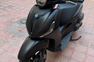 Beverly 400 deep black