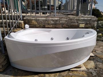 Vasca idromassaggio Novellini