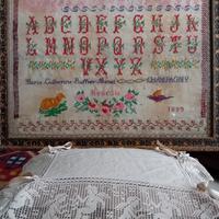 SAMPLER FRANCESE DEL 1895 CON CORNICE E VETRO
