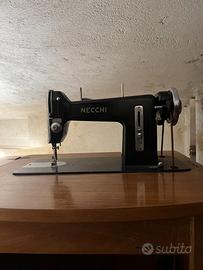 macchina da cucire Necchi