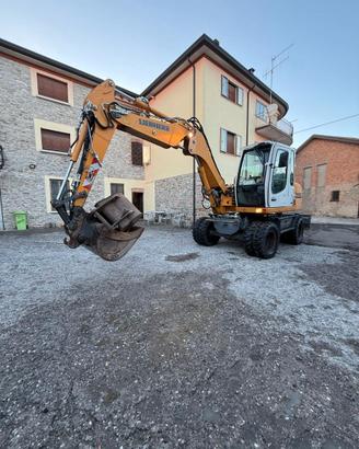 Liebherr A309 2008