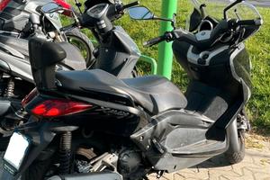 Yamaha X-Max 250