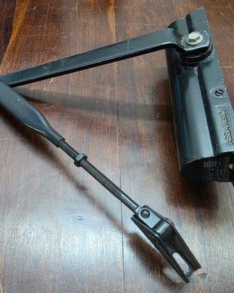 Chiudiporta idraulico a molla ASSA ABLOY DC120