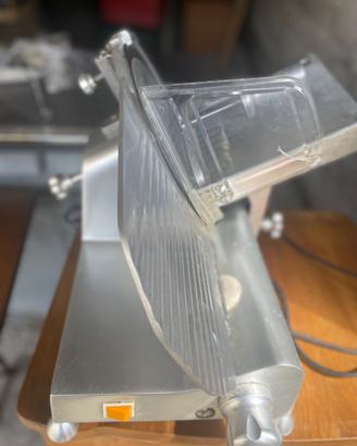 Affettatrice funzionante lama 25cm