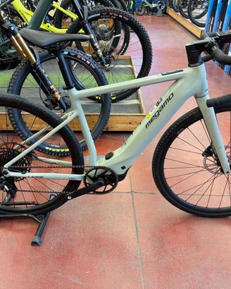 ebike gravel MEGAMO LANDE Bosch SX taglia M nuova