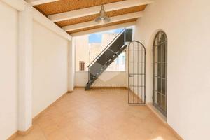 Intero stabile con terrazza e garage in centro