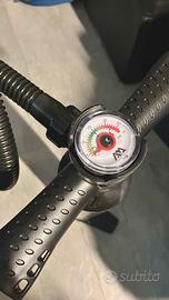 pompa a mano per sup e kayak