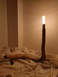 Lampada da letto in legno massello naturale 